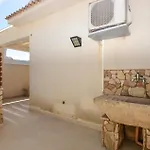 Cozy Home In Scoglitti With House Sea View Сasa de vacaciones Scoglitti