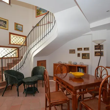 2 Bedroom Gorgeous In Holiday home *